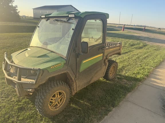 Image of John Deere XUV 835R equipment image 1