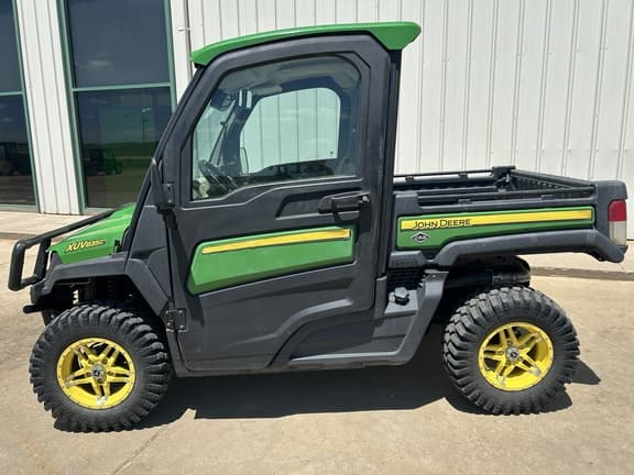 Image of John Deere XUV 835R equipment image 1