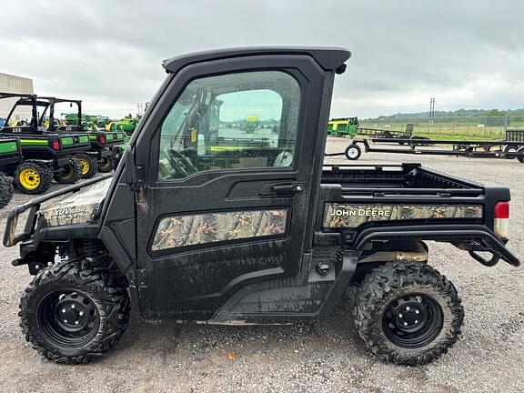 Image of John Deere XUV 835R equipment image 1