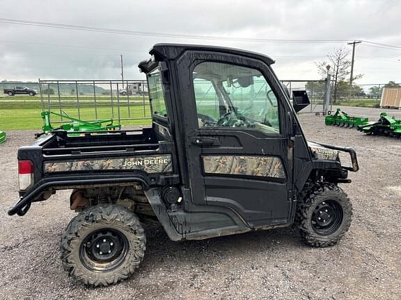 Image of John Deere XUV 835R equipment image 3