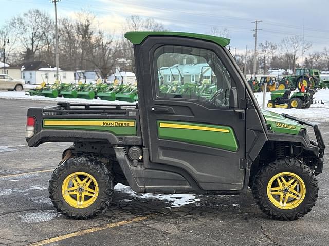 Image of John Deere XUV 835R equipment image 3