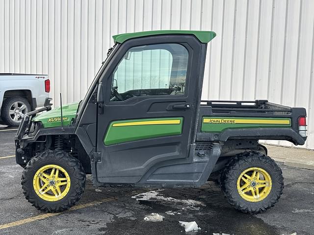 Image of John Deere XUV 835R equipment image 1