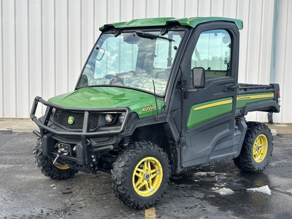 Main image John Deere XUV 835R