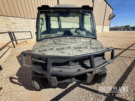 Image of John Deere XUV 835R Image 1