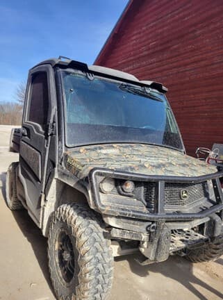 Image of John Deere XUV 835R equipment image 3