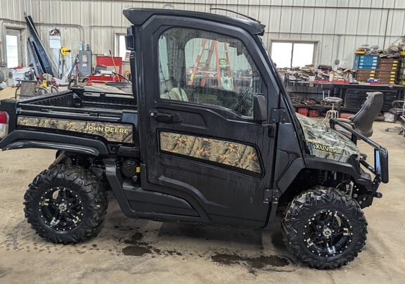 Main image John Deere XUV 835R