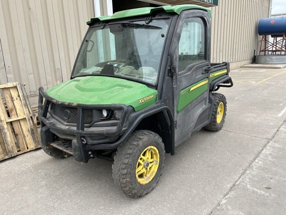 2019 John Deere XUV 835R Equipment Image0