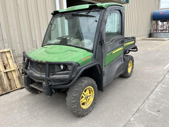 Image of John Deere XUV 835R Primary image