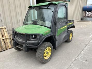 Main image John Deere XUV 835R