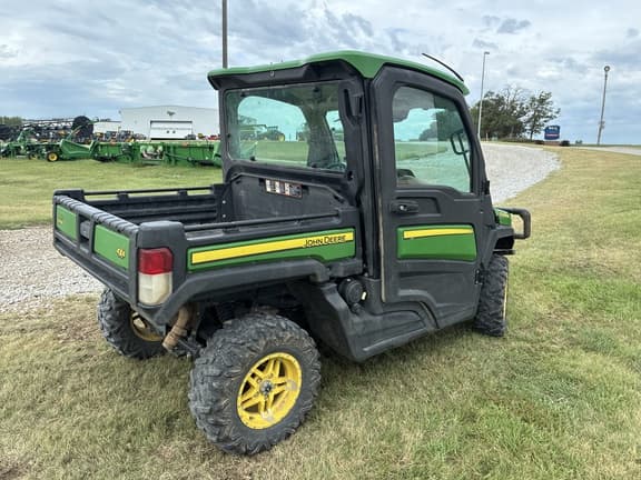 Image of John Deere XUV 835R equipment image 4