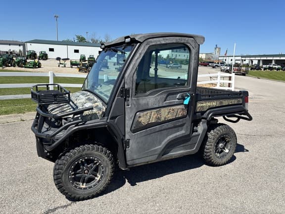 Image of John Deere XUV 835R Primary image