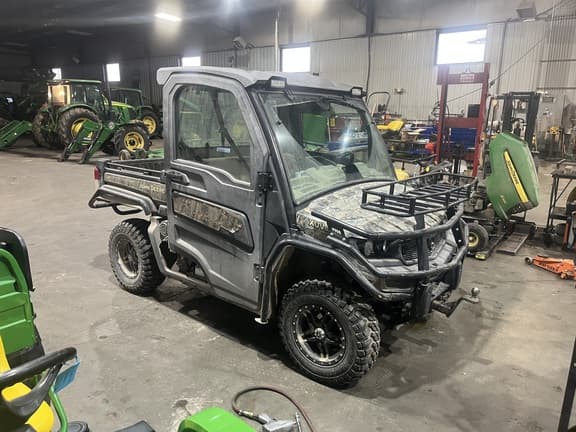 Image of John Deere XUV 835R equipment image 3