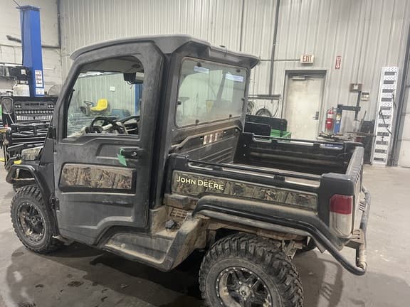 Image of John Deere XUV 835R equipment image 1