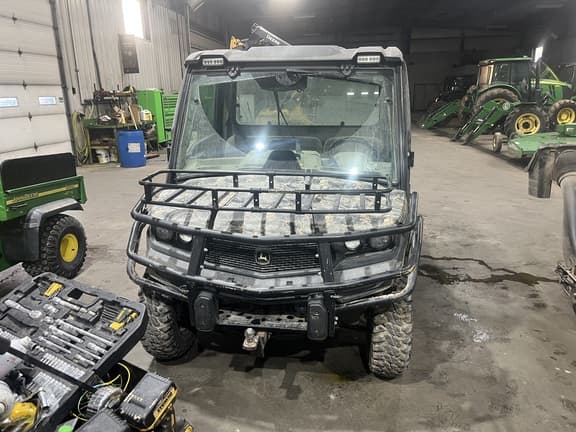 Image of John Deere XUV 835R equipment image 4