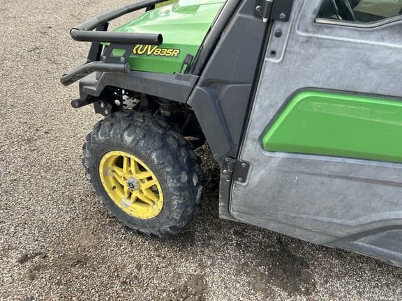 Image of John Deere XUV 835R equipment image 4