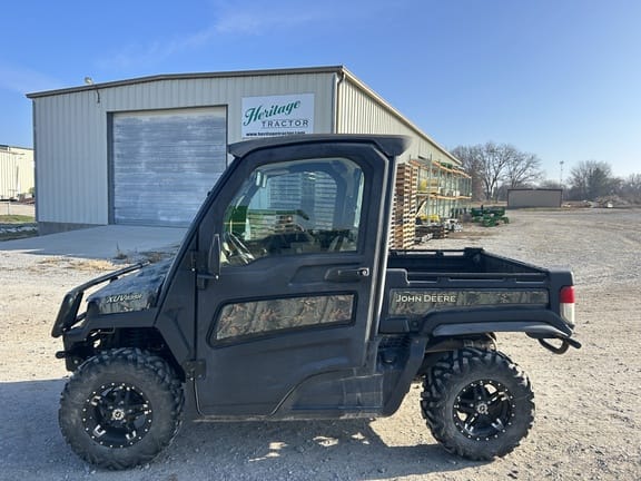 2019 John Deere XUV 835R Equipment Image0