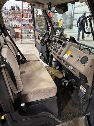 Image of John Deere XUV 835R equipment image 4