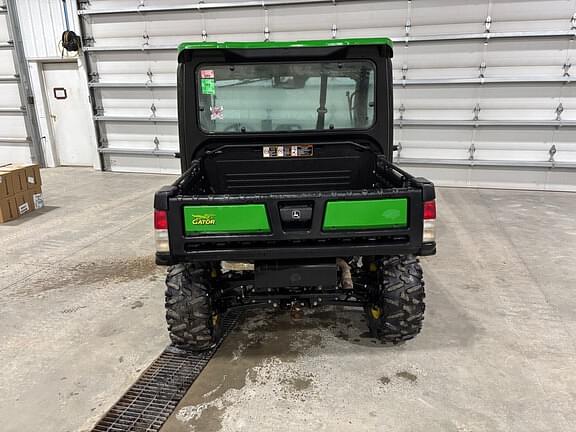 Image of John Deere XUV 835R equipment image 2