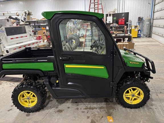 2019 John Deere XUV 835R Equipment Image0