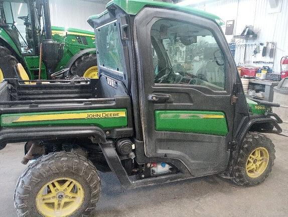 Image of John Deere XUV 835R equipment image 1