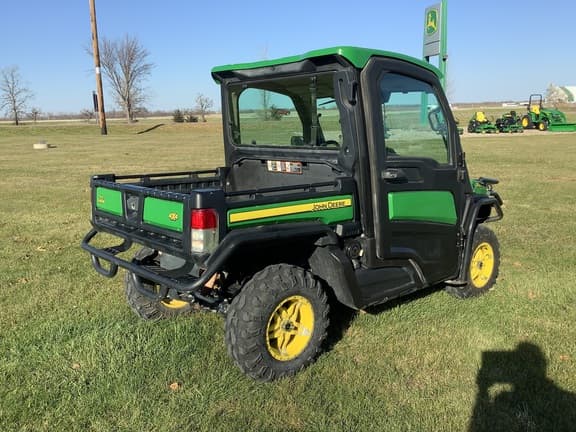 Image of John Deere XUV 835R equipment image 4