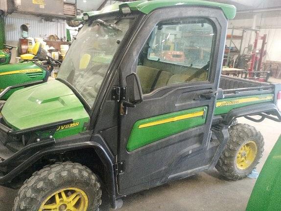 Image of John Deere XUV 835R equipment image 2