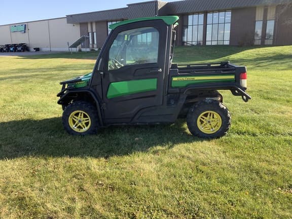 Image of John Deere XUV 835R equipment image 2