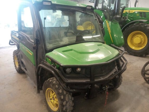 2019 John Deere XUV 835R Equipment Image0