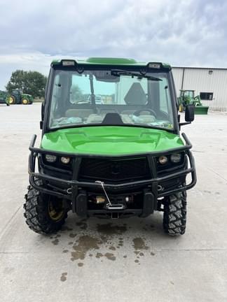 Image of John Deere XUV 835R equipment image 1