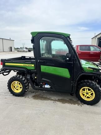 Image of John Deere XUV 835R equipment image 2