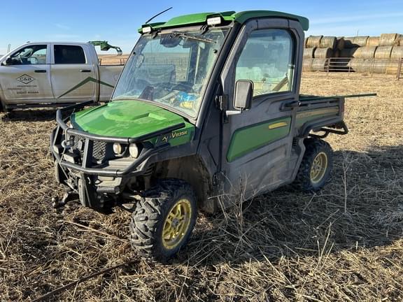 Image of John Deere XUV 835R equipment image 1