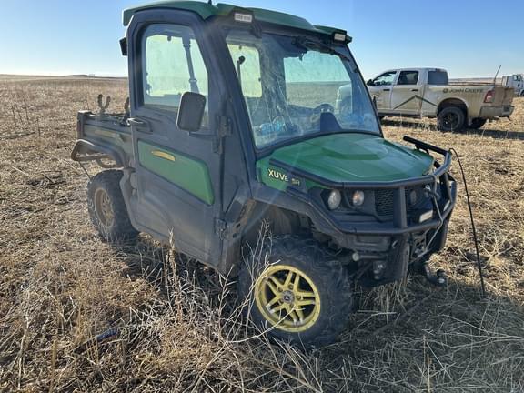 Image of John Deere XUV 835R equipment image 2
