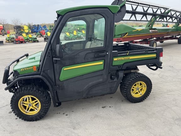 Image of John Deere XUV 835R equipment image 3