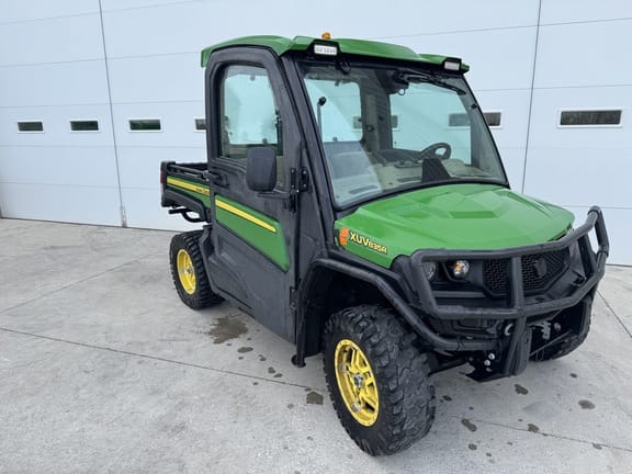 2019 John Deere XUV 835R Equipment Image0