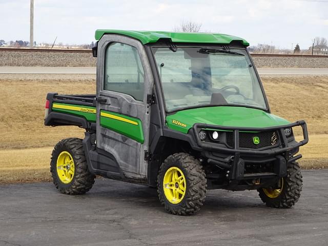 Image of John Deere XUV 835R equipment image 1