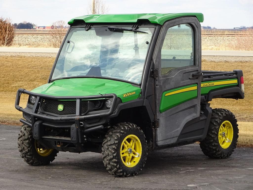 Image of John Deere XUV 835R Primary image