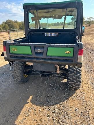 Image of John Deere XUV 835R equipment image 3