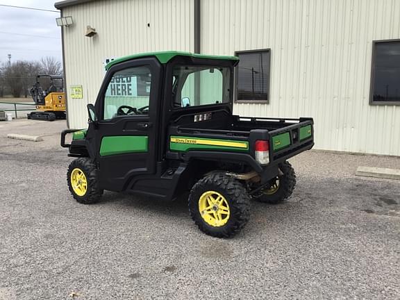 Image of John Deere XUV 835R equipment image 3