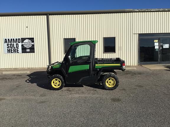 Image of John Deere XUV 835R equipment image 1