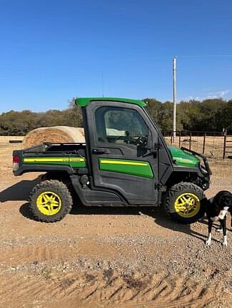 Image of John Deere XUV 835R equipment image 4