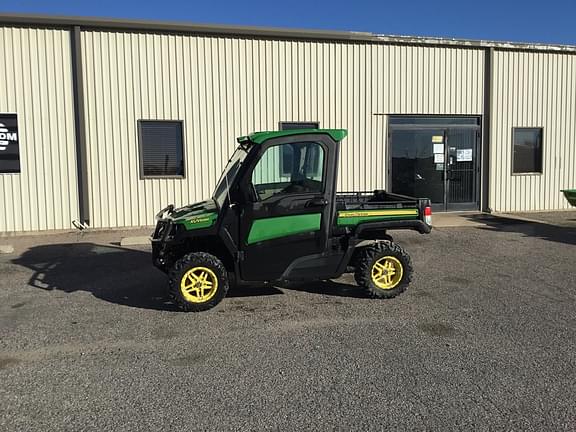 Image of John Deere XUV 835R equipment image 2