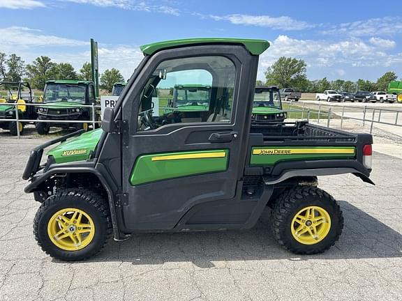 Image of John Deere XUV 835R equipment image 1