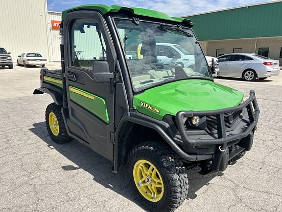 Image of John Deere XUV 835R equipment image 3