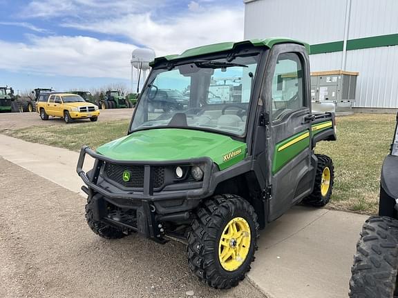 Image of John Deere XUV 835R equipment image 3