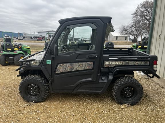 Image of John Deere XUV 835R equipment image 3