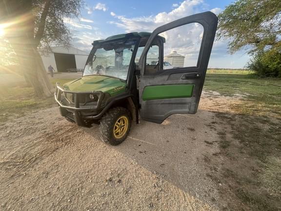 Image of John Deere XUV 835R Primary image