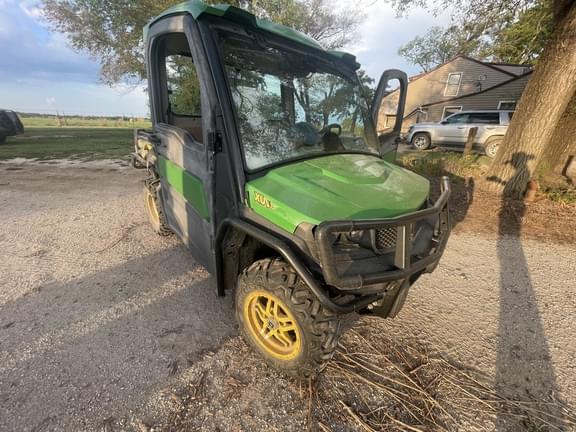 Image of John Deere XUV 835R equipment image 2