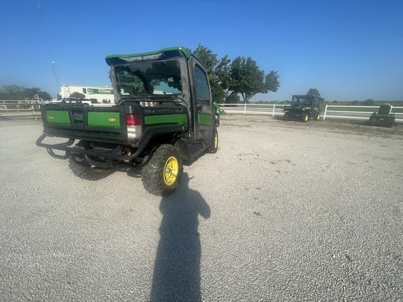 Image of John Deere XUV 835R equipment image 4
