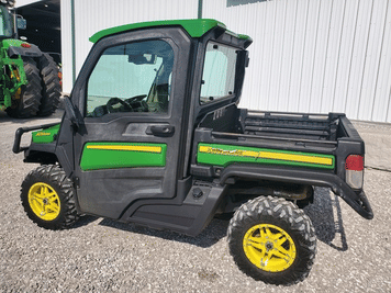 Main image John Deere XUV 835R