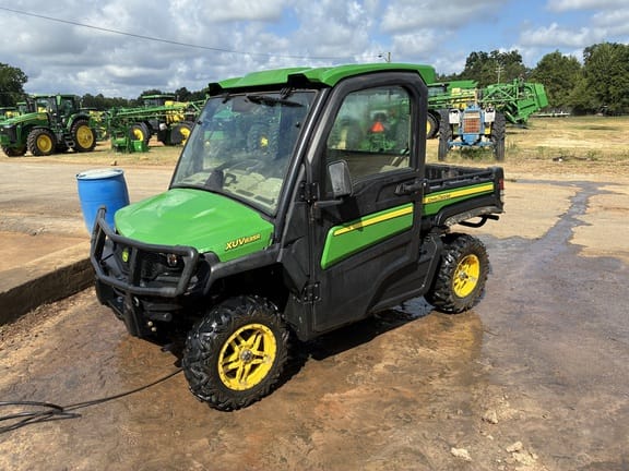 2019 John Deere XUV 835R Equipment Image0